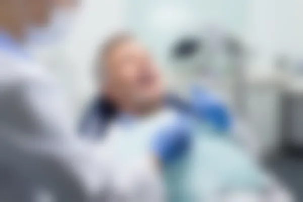 如何判断牙齿是否需要进行根管治疗？有哪些明显的症状和迹象？