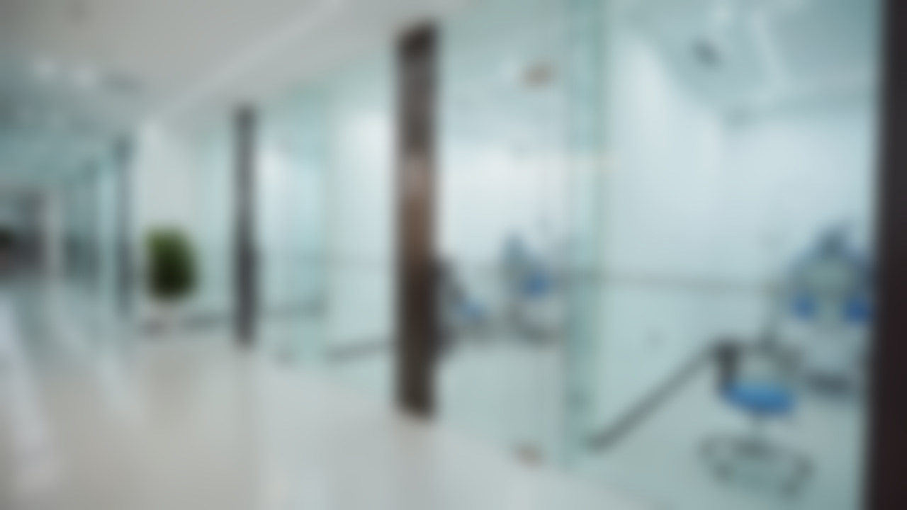 {成都团圆口腔医院（高新院区）通用保健洗牙（50岁以上专享）98元——深度洁净牙齿重获亮白健康