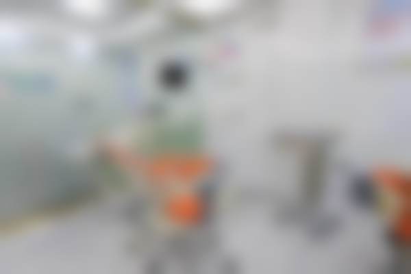 梅州康寿口腔门诊部医院免费停车场